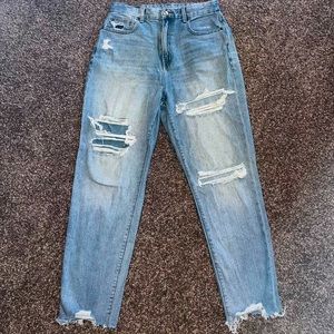 American Eagle Curvy Mom jeans Light wash distressed
